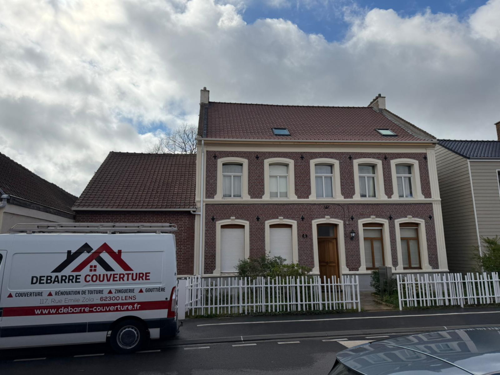 Réfection d’une toiture résidentielle par Debarre Couverture, couvreur du bassin minier