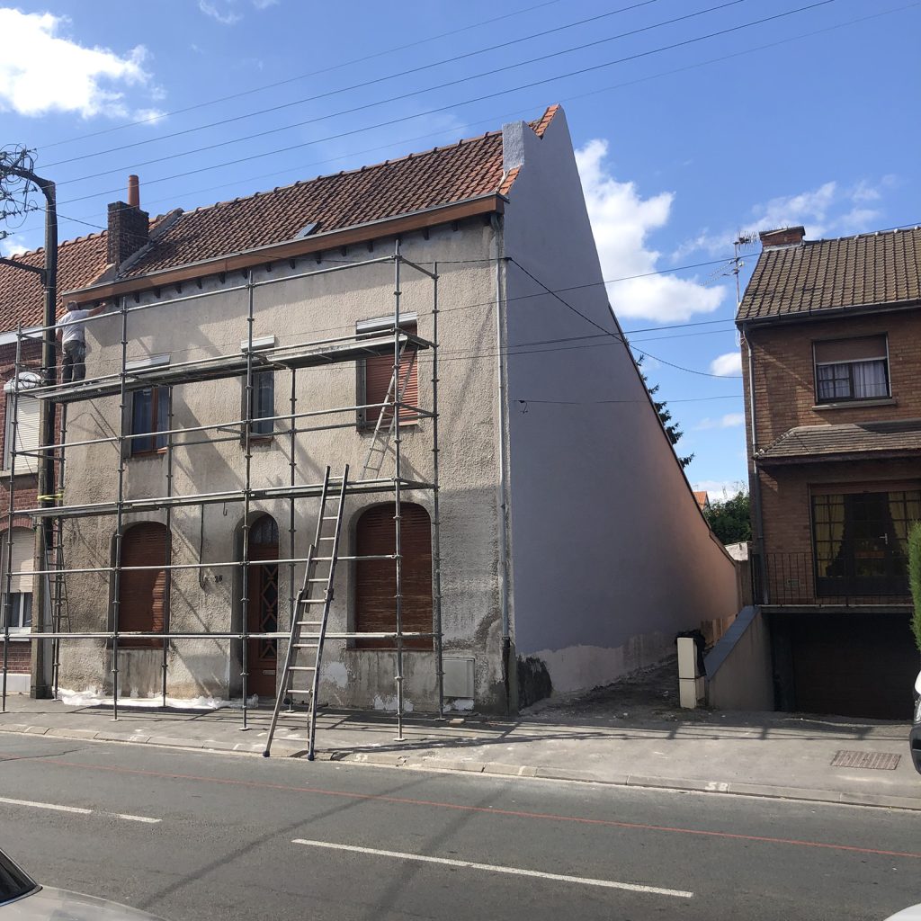 Façade encrassée avant ravalement, Sallaumines